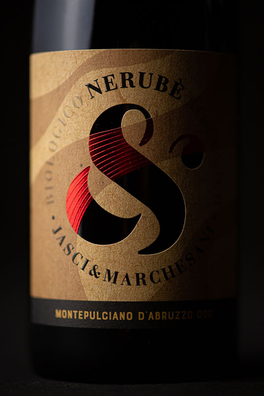 Particolare etichetta Nerubè Montepulciano d'Abruzzo DOC Jasci&Marchesani