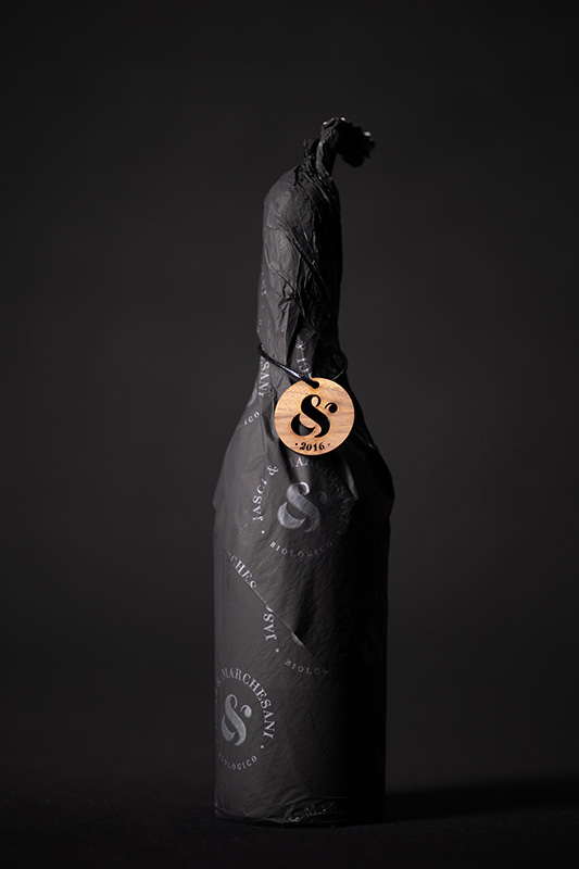 Particolare confezionamento Janù Montepulciano d'Abruzzo DOC Jasci&Marchesani