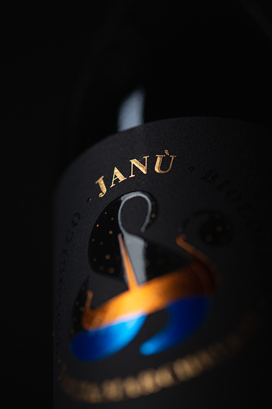 Particolare etichetta Janù Montepulciano d'Abruzzo DOC Jasci&Marchesani